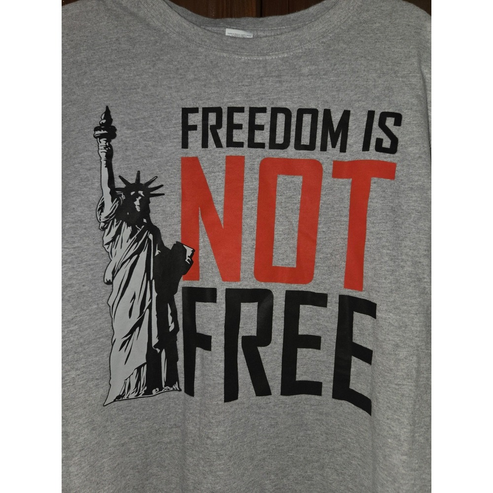 Freedomโ Is Not Free Graphic T-Shirt Mens 2XL Grey Gildan Excellent